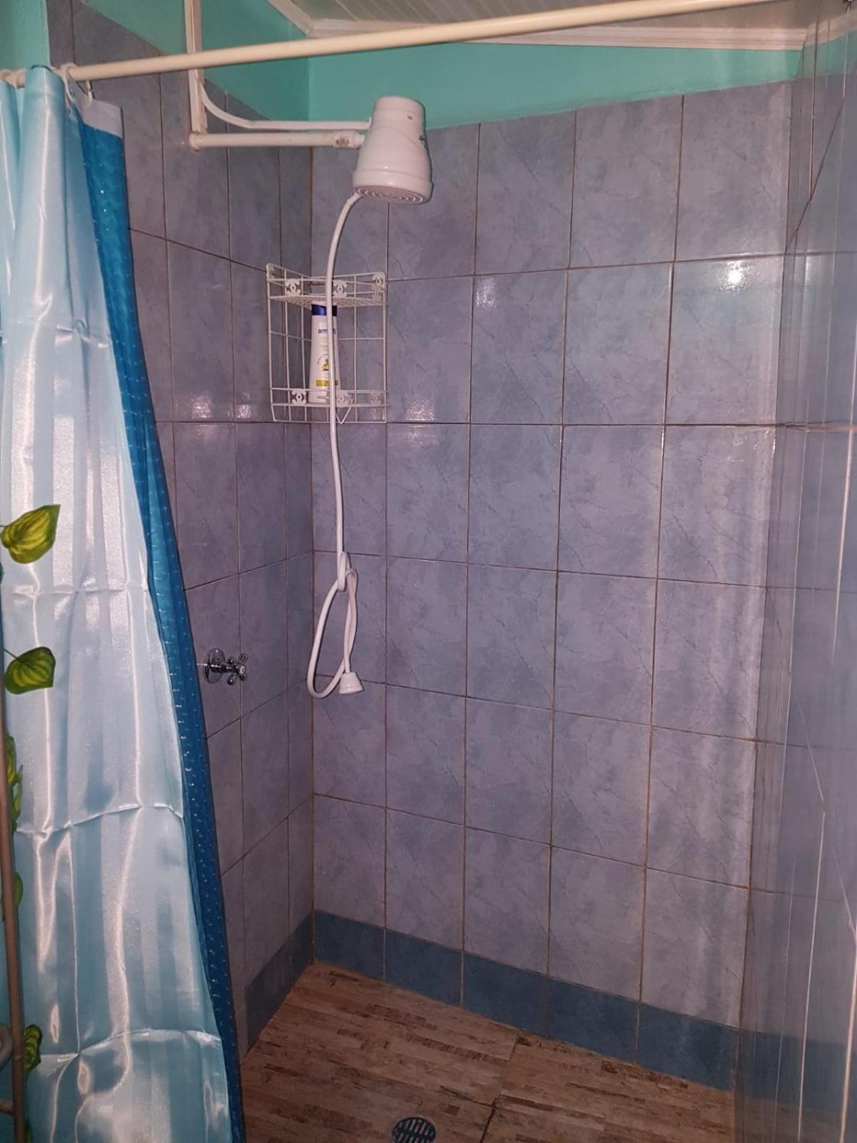 Salz Cozy Inn Roseau Buitenkant foto