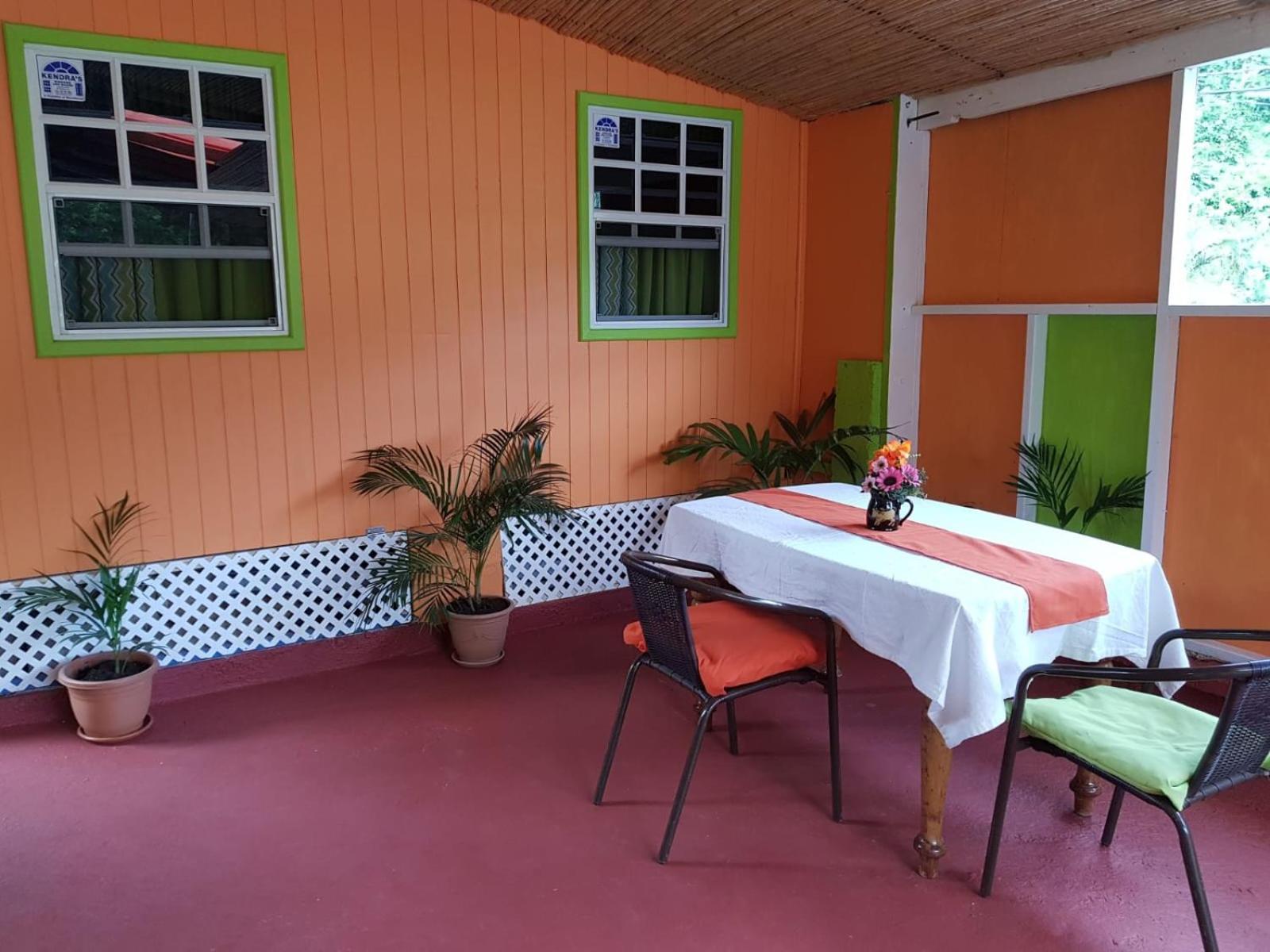 Salz Cozy Inn Roseau Buitenkant foto